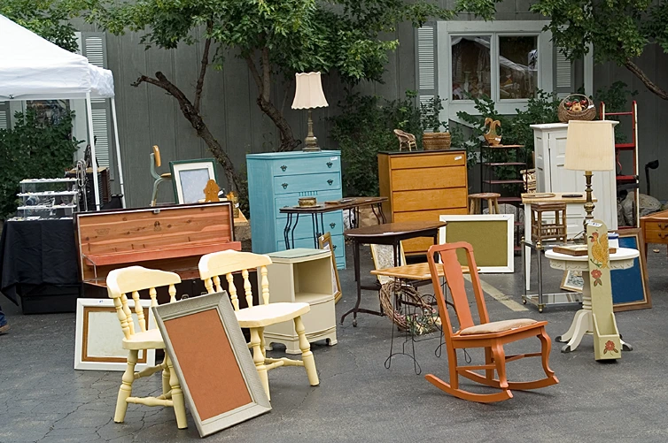 How Does an Estate Sale Work: A Step-by-Step Guide to the Process