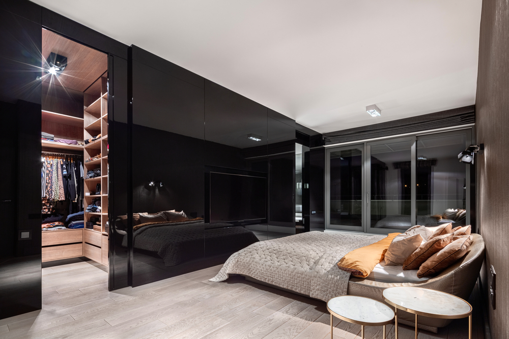 How to Build a Walk-In Closet in an Existing Room: Step-by-Step Guide