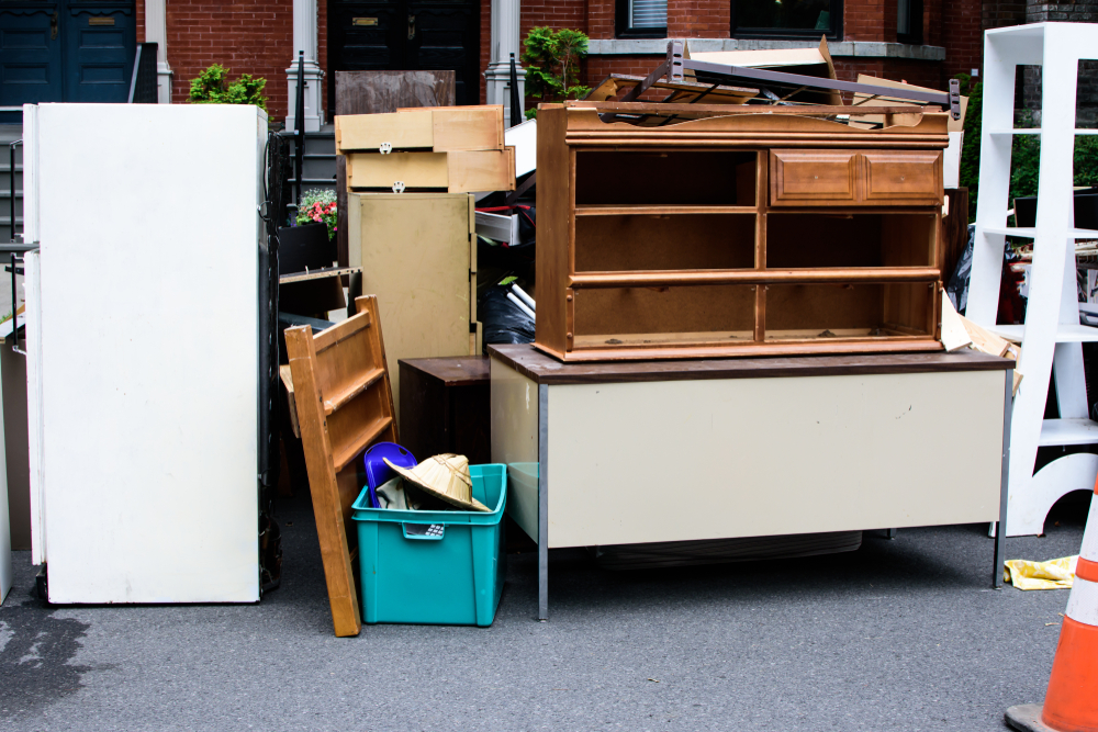 Junk Furniture Removal: Efficient Solutions for Your Home Clutter Challenge