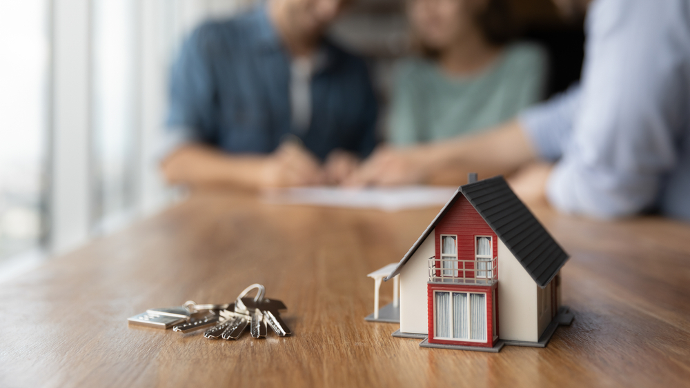 Roll-Off Dumpsters Make Real Estate Management Easier