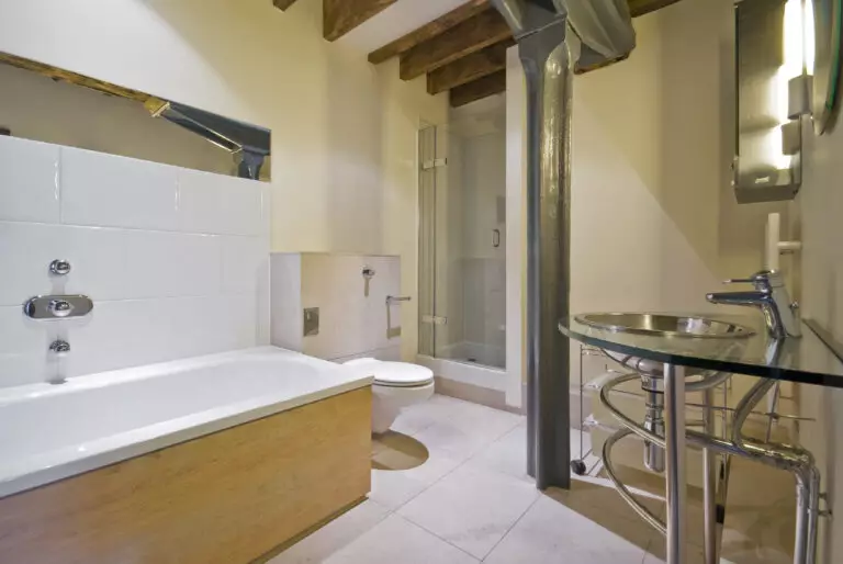 Tub to Shower Conversion: A Step-by-Step Guide for Modern Bathrooms