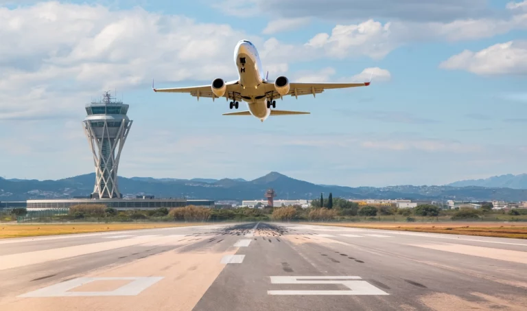 Using Dumpsters for Airport Renovations: Streamlining Project Efficiency