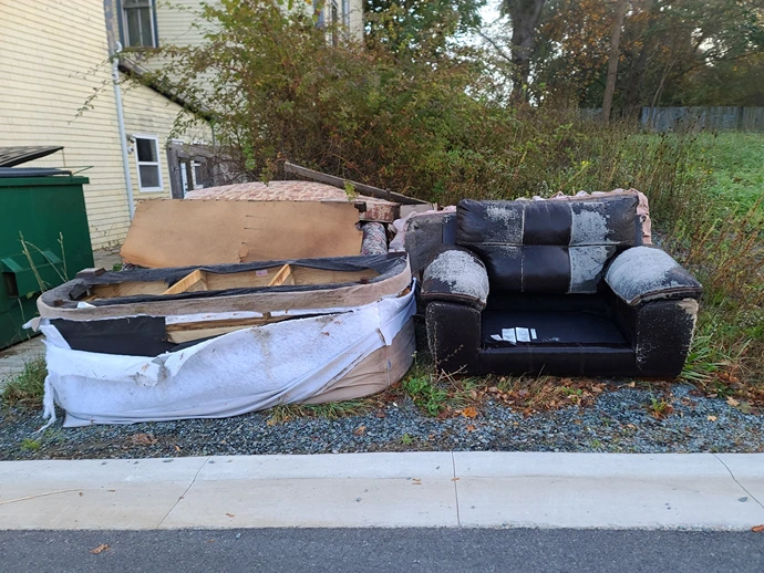 Where Can I Throw Away Furniture for Free: Your Guide to Costless Disposal Options