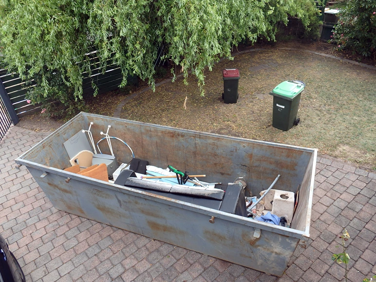How to Use Your 10-Yard Dumpster Rental in North Palm Beach