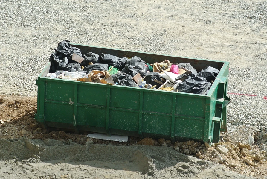 How to Use Your 10-Yard Dumpster Rental in Pensacola