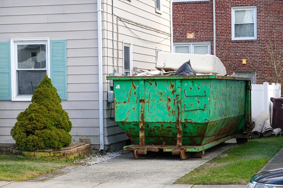 How to Use Your 15-Yard Dumpster Rental in Kansas City